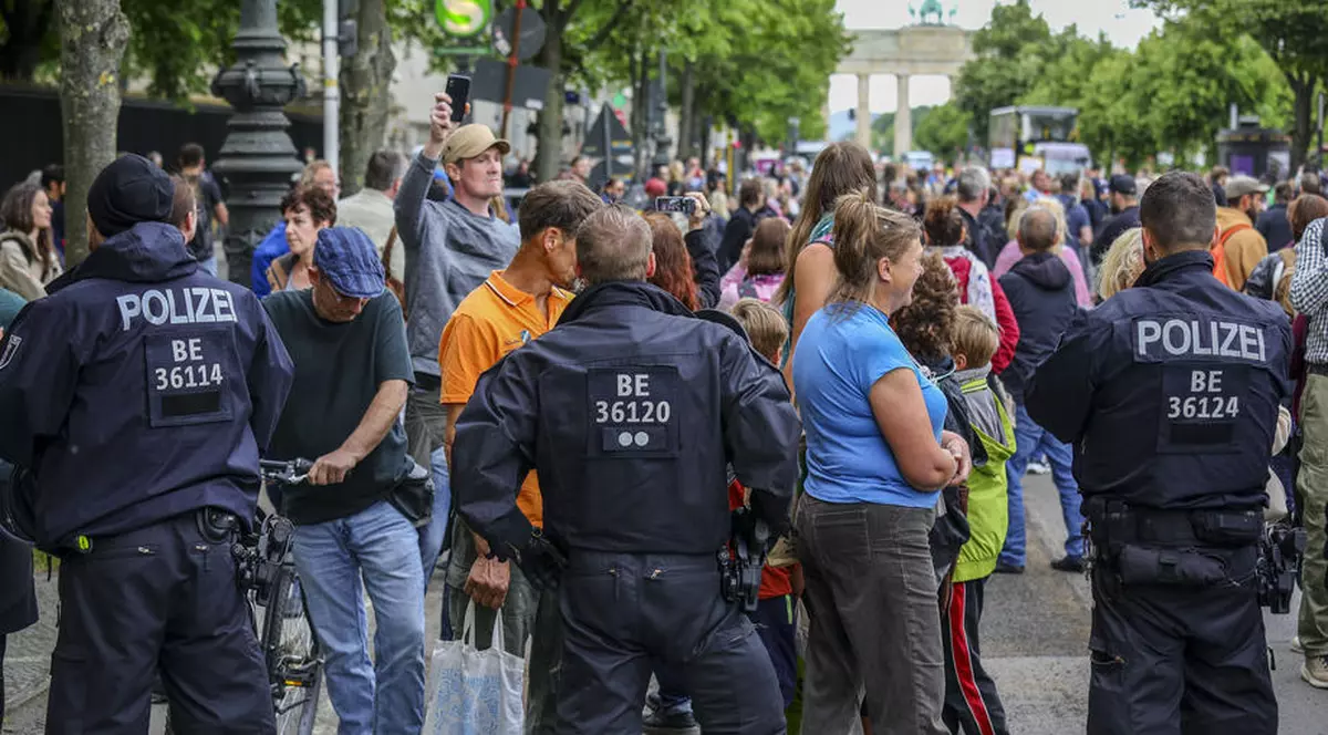 60 de arestări la Berlin, în timpul protestelor împotriva restricțiilor cauzate de coronavirus