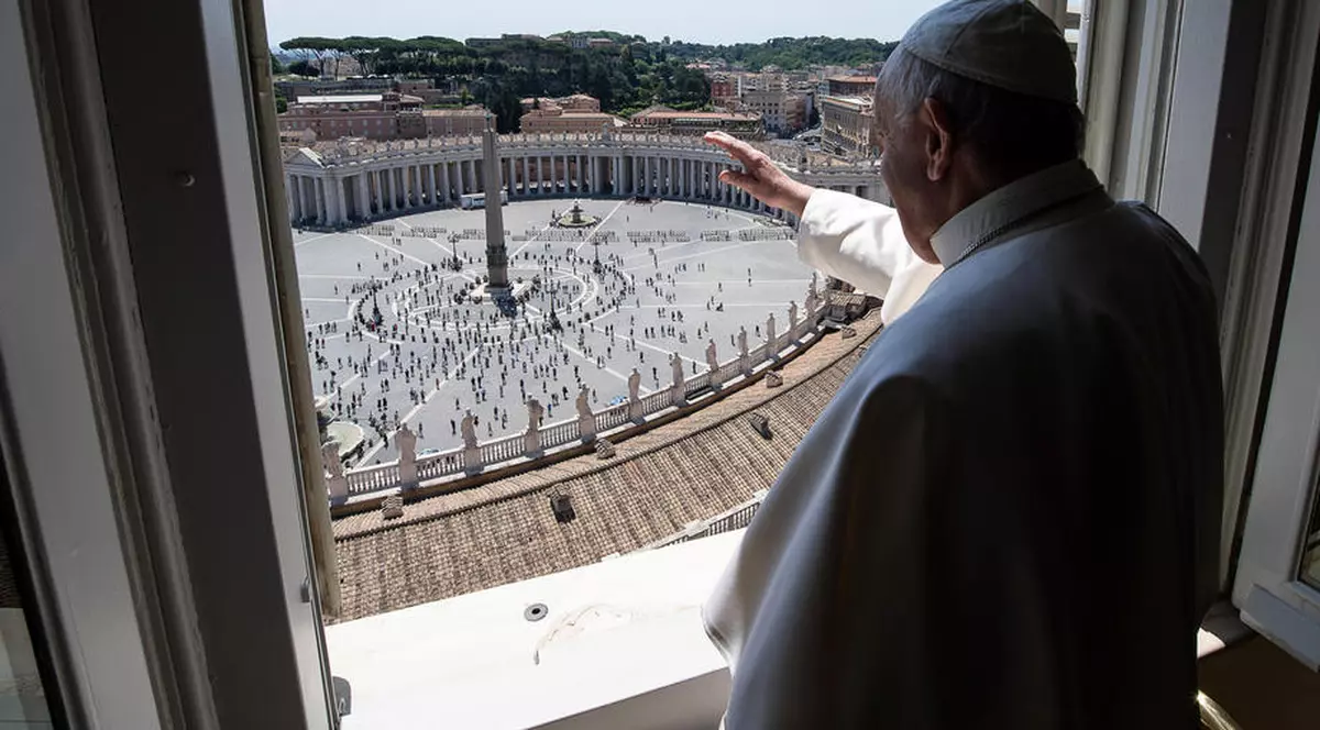 Papa Francisc i-a binecuvântat din nou pe pelerinii din Piața Sf. Petru, prima oară de la ridicarea restricțiilor