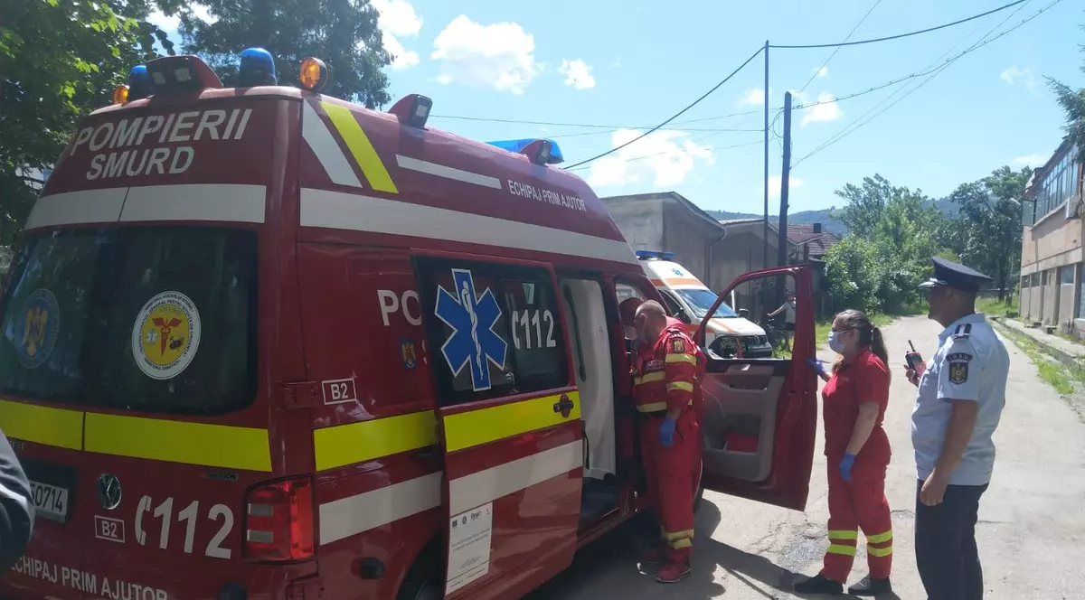 VIDEO | Plan roșu de intervenție la mina Livezeni. Mai mulți mineri s-au intoxicat cu fum, după ce un aparat a luat foc