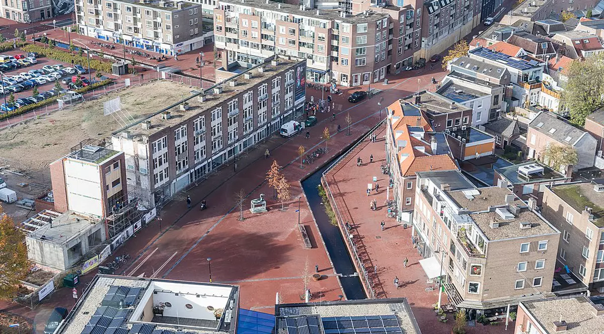 Motivele pentru care muncipalitatea din Arnhem a interzis muncitorilor sezonieri să mai închirieze locuințe în orașul olandez. Românii, polonezii și bulgarii sunt afectați