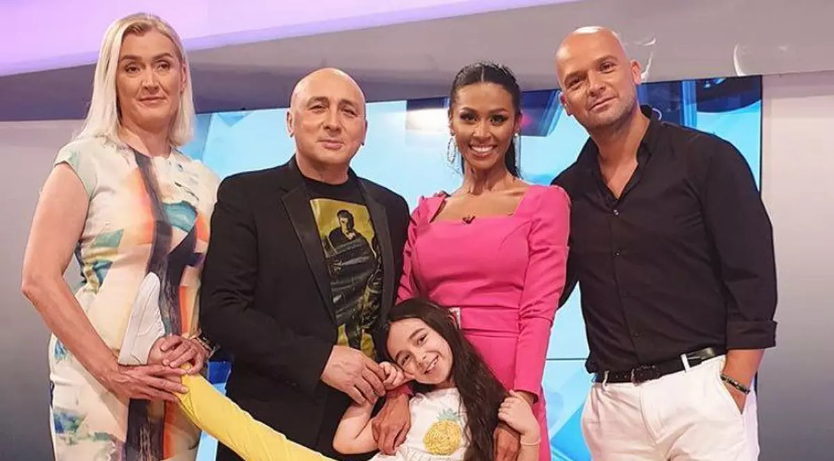 Panică în rândul vedetelor de la „Te cunosc de undeva”, după ce Marcel Pavel a fost depistat cu COVID-19, iar la filmări nu s-au purtat măști. Sediul Antena Stars, închis