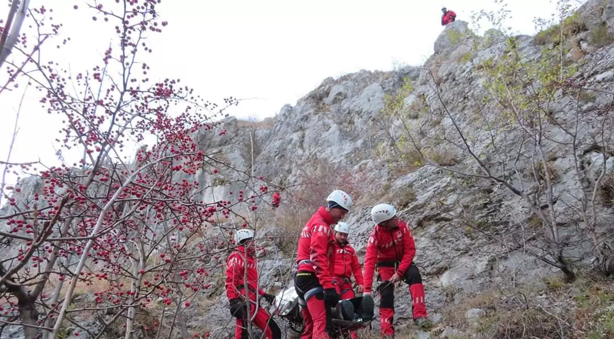 Un turist a decedat în Masivul Retezat. Salvamontiștii n-au mai putut face nimic