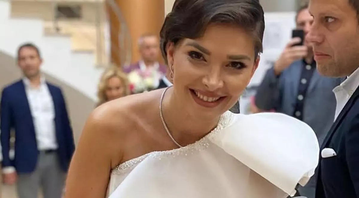 Alina Pușcaș și-a botezat fetița în vârstă de 10 luni. Vedeta a organizat evenimentul în mare secret