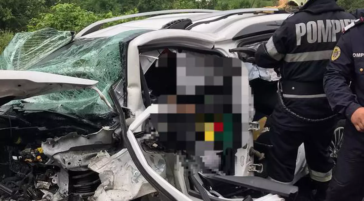 Accident grav în Caraș-Severin. În mașinile implicate se aflau trei copii