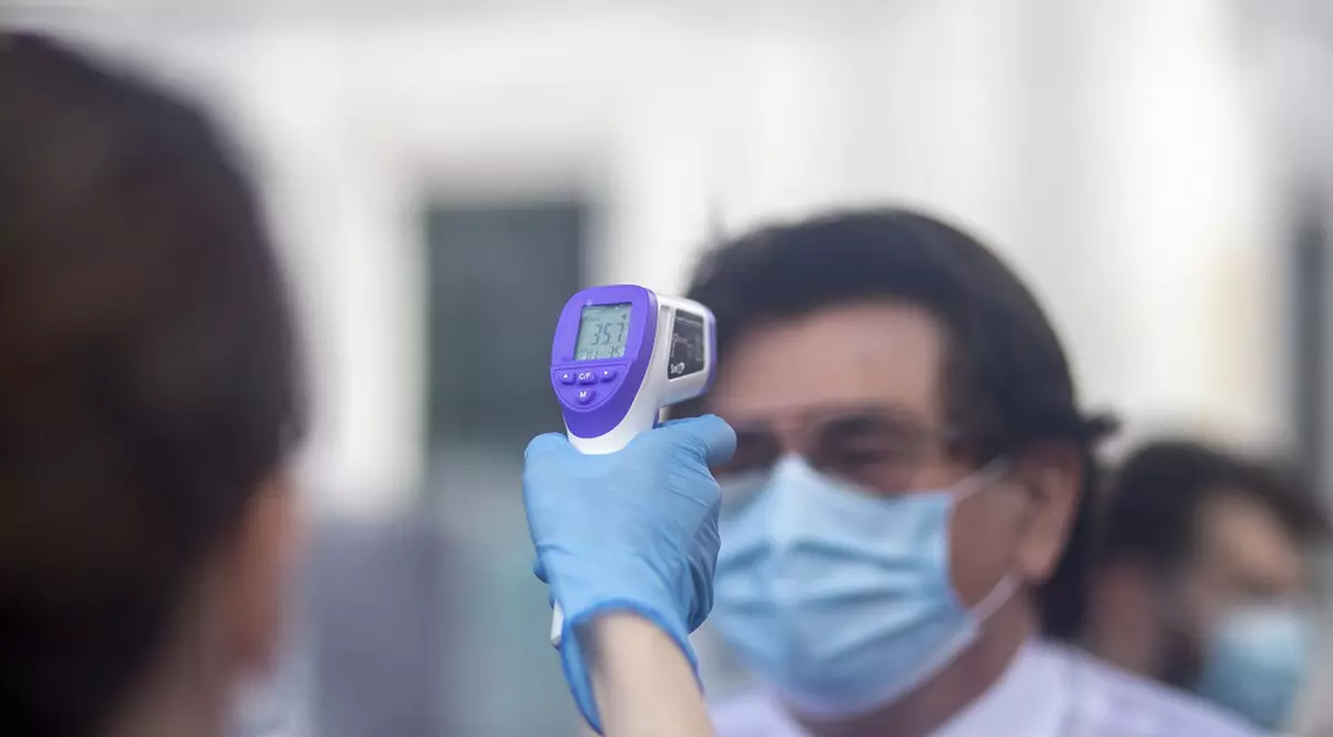 Provincia chineză Hubei a donat Brașovului costume de protecție și termometre fără contact