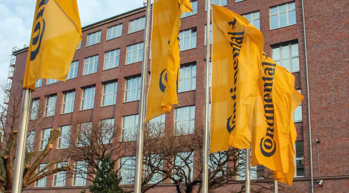 Al doilea mare producător european de componente auto şi anvelope anunță concedieri din cauza crizei provocate de Covid-19