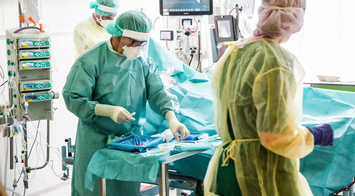 Peste 15 milioane de cazuri de COVID la nivel mondial. Mai mult de jumătate sunt în Statele Unite şi America Latină