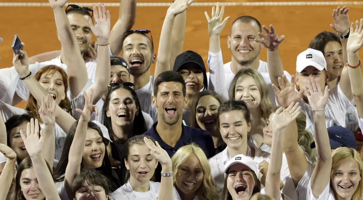 Novak Djokovic răspunde criticilor: “Navele nu se scufundă din cauza apei din jurul lor”
