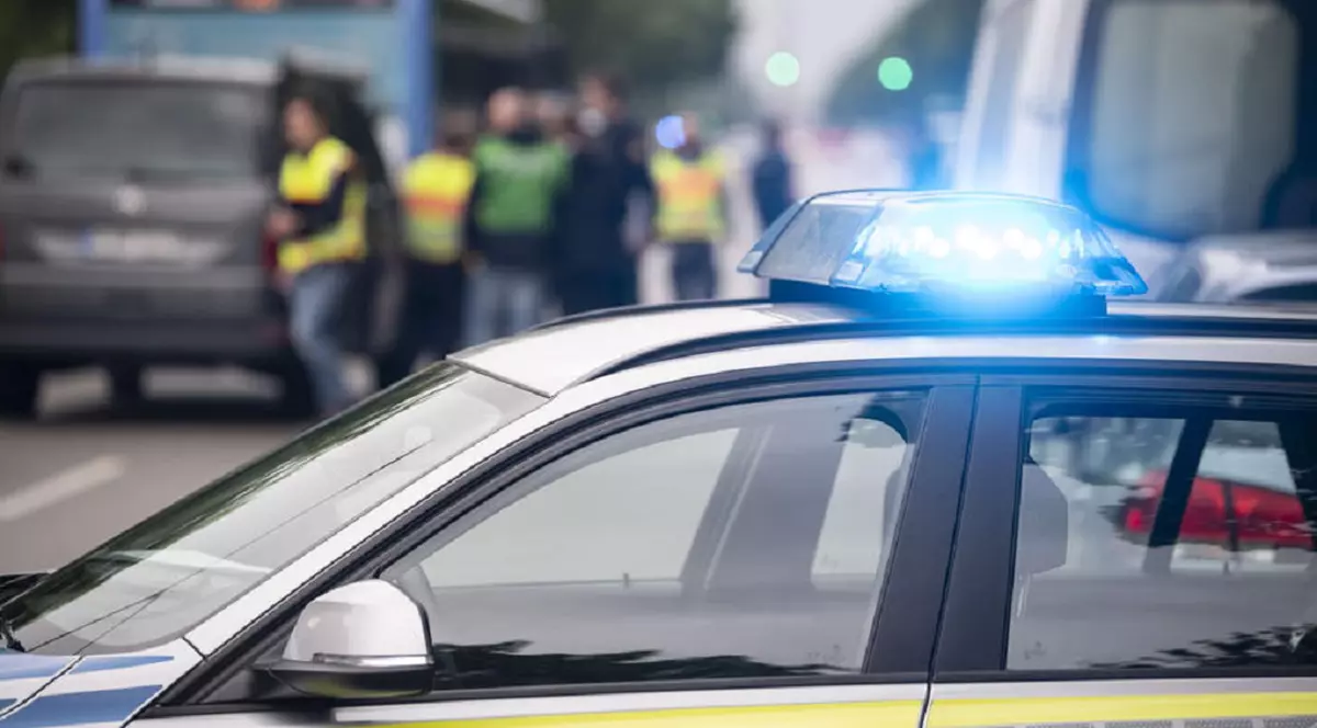 Peste 20 de polițiști au fost răniți, după ce au încercat să oprească o petrecere de stradă ilegală în Londra