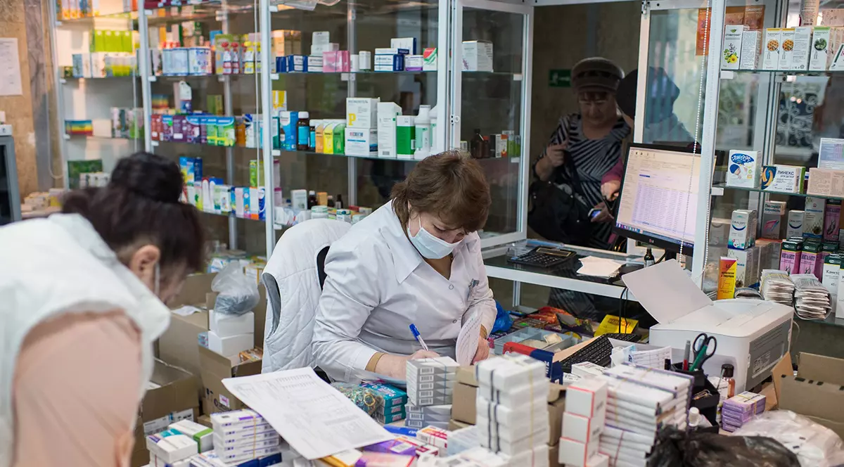 Statul nu a calculat cât pierdem, de fapt, din banii alocaţi medicamentelor în România prin scăderea taxei de clawback!