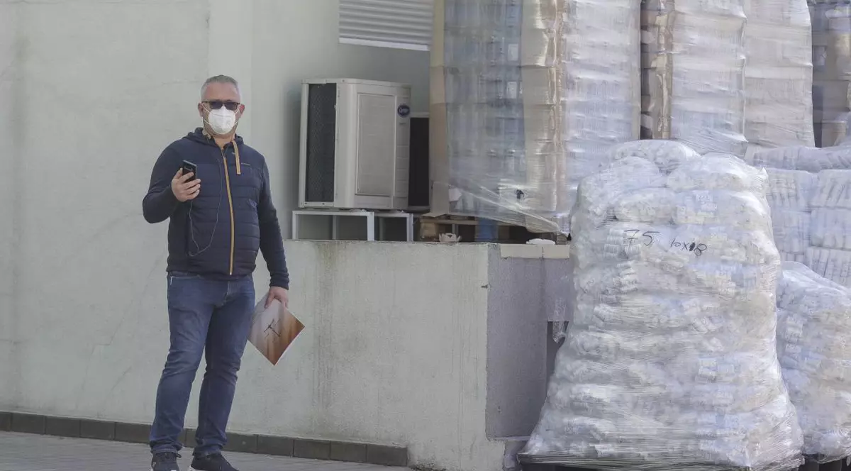 Directorul Unifarm, pus sub acuzare de DNA pentru corupție în pandemie. Adrian Ionel ar fi cerut 760.000 de euro mită pentru măști defecte. Surse judiciare: “E doar începutul”