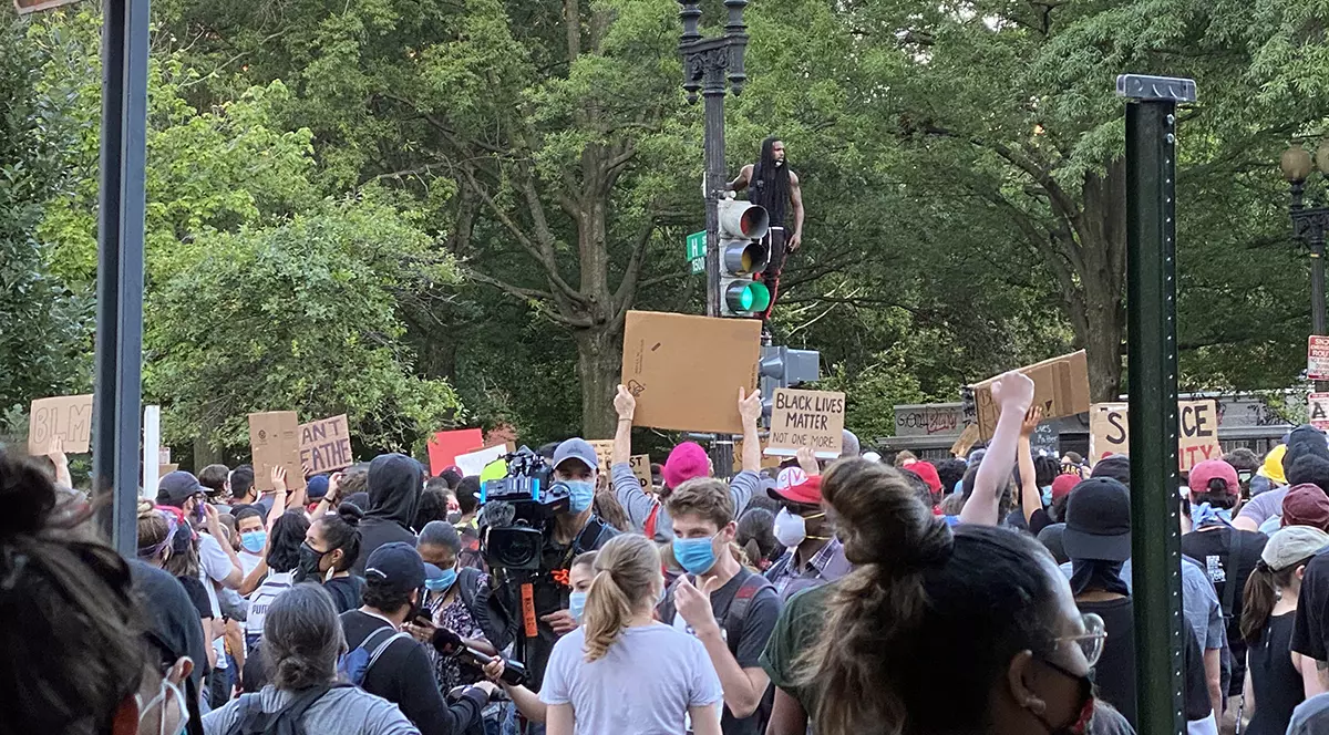 Un jurnalist american, despre protestele din SUA: “Țara se apropie de 20% șomaj și nu apare nici un semn de redresare economică, nu cred că tensiunile sociale s-au terminat”