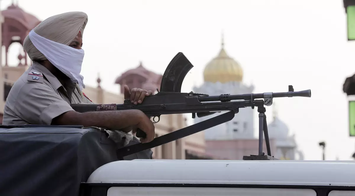 Confruntare militară la granița dintre India și China. Cel puțin 20 de soldați indieni au fost uciși