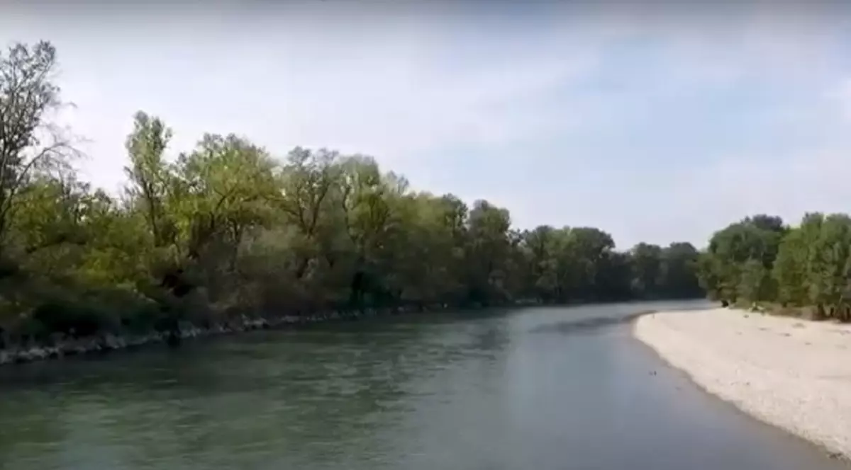 Un român a salvat de la înec o fetiță în vârstă de 10 ani, în Italia