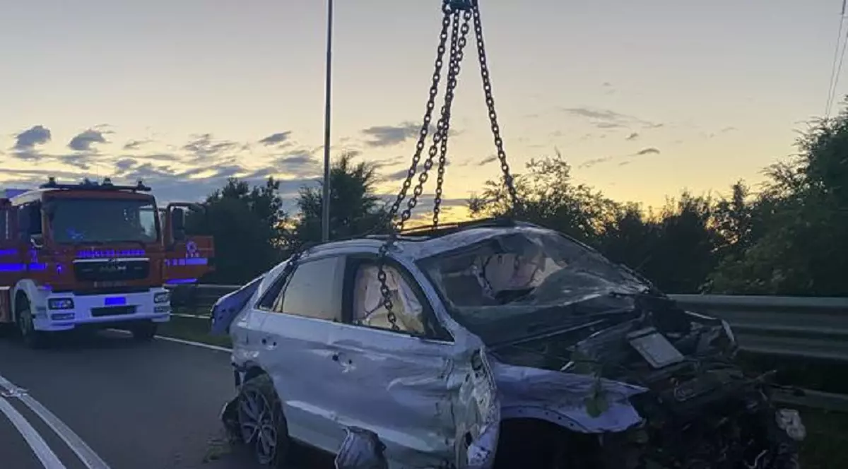 Doi români au murit, în Italia, după ce mașina în care se aflau a căzut de pe un pod