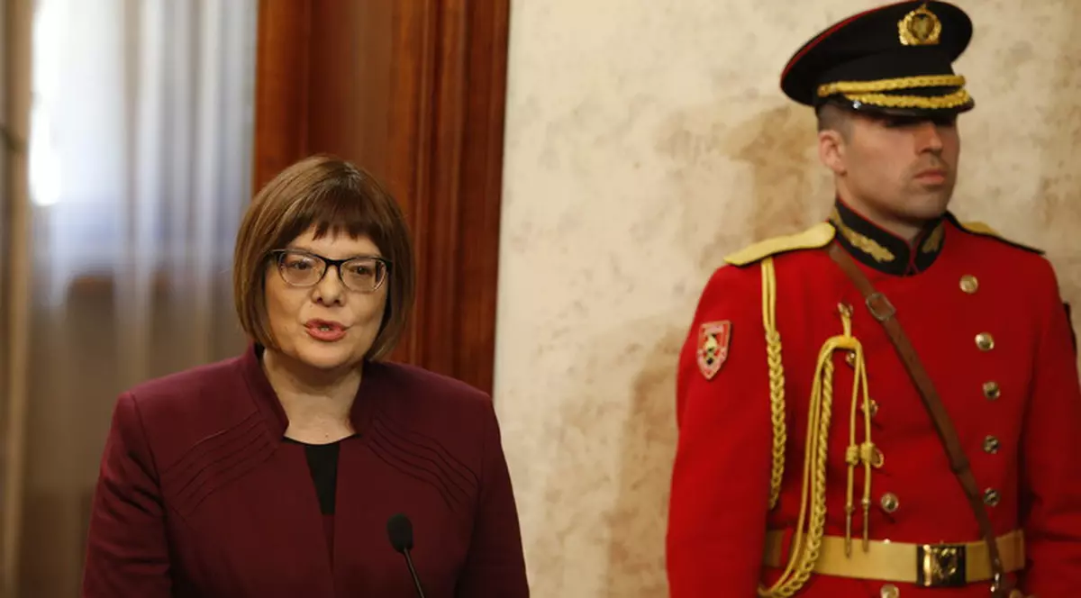 Trei oficiali cu rang înalt din Serbia, infectați cu coronavirus. Fosta șefă a Parlamentului a fost internată cu pneumonie