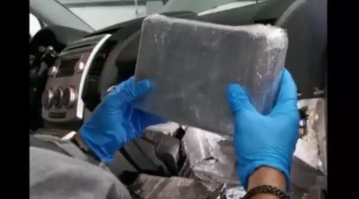 VIDEO|Traficant de droguri, prins în trafic de DIICOT. Voia să aducă în țară cocaină și heroină, în valoare de peste un milion de euro