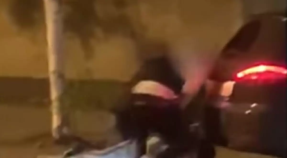 VIDEO  |  Un ofițer din Londra a imobilizat un tânăr de culoare cu genunchiul pe față. Poliția Metropolitană trebuie să dea explicații