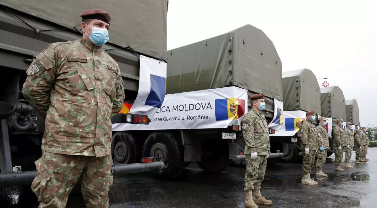 În luna mai, România a trimis mai multe camioane cu ajutoare sanitare în Republica Moldova FOTO: EPA