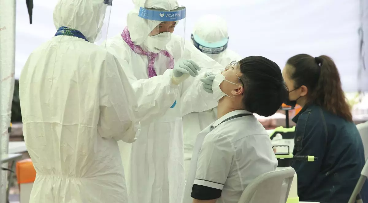 Coreea de Sud, țara lăudată pentru modul în care a controlat epidemia, tocmai a anunțat că luptă cu al doilea val de COVID