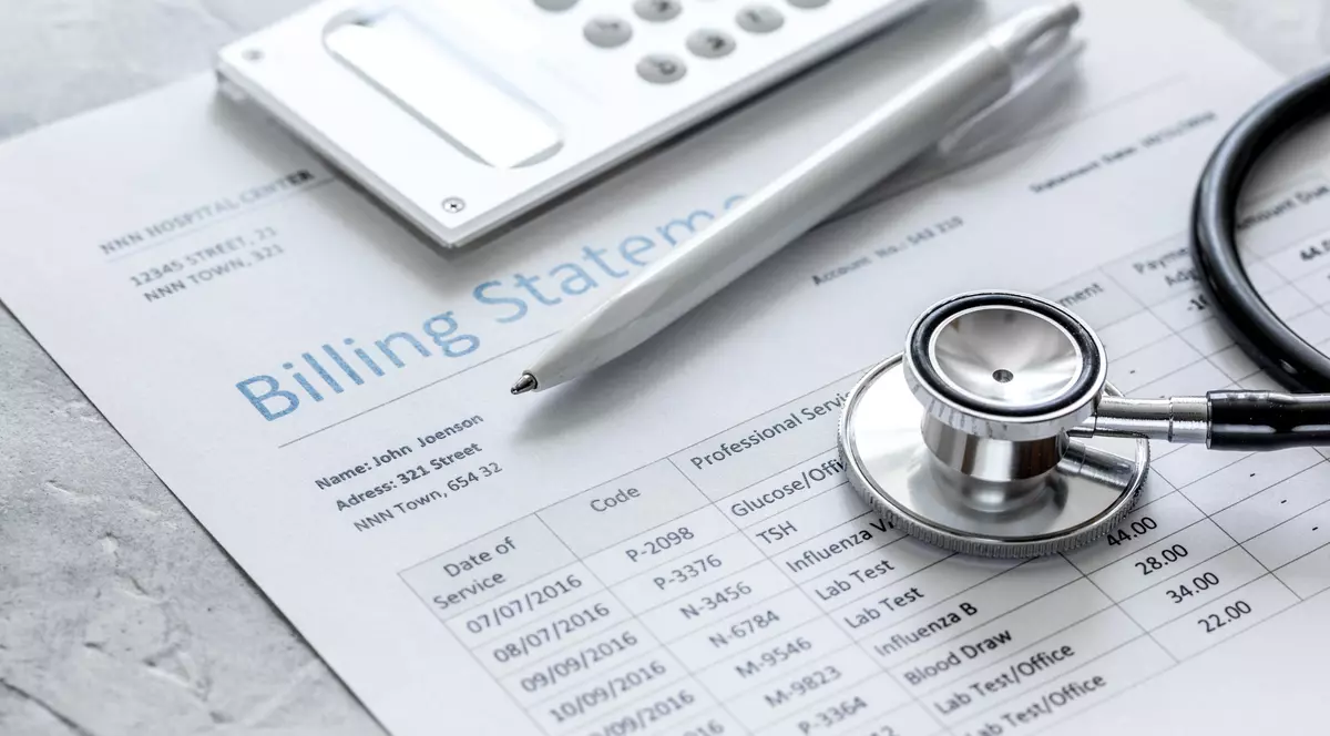 Factură medicală de 1,1 milioane de dolari pentru un bărbat care a supraviețuit COVID-19