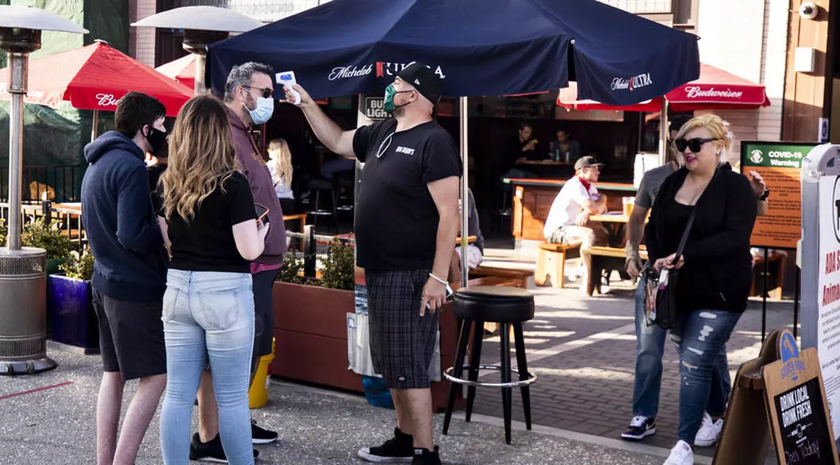 SUA au înregistrat 288 de decese în ultimele 24 de ore. În Los Angeles au fost închise barurile