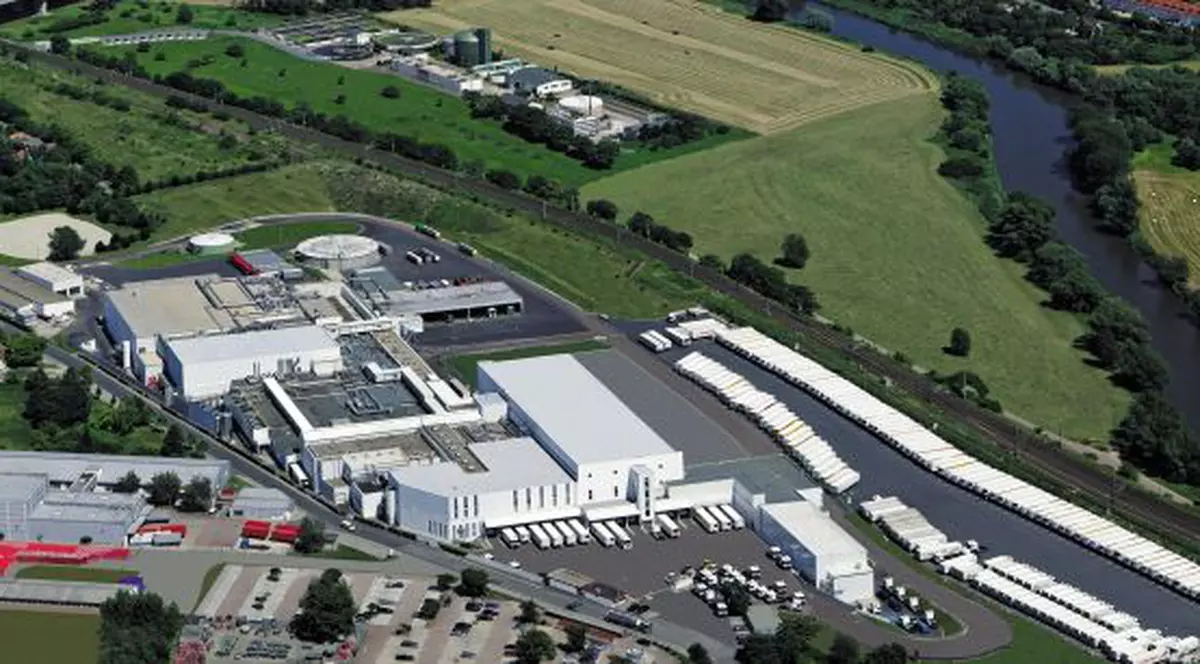 2.372 de angajați ai unui alt abator al omului de afaceri Clemens Tönnies au fost testați, după ce un muncitor a fost găsit cu coronavirus. Nu s-a depistat nici un infectat