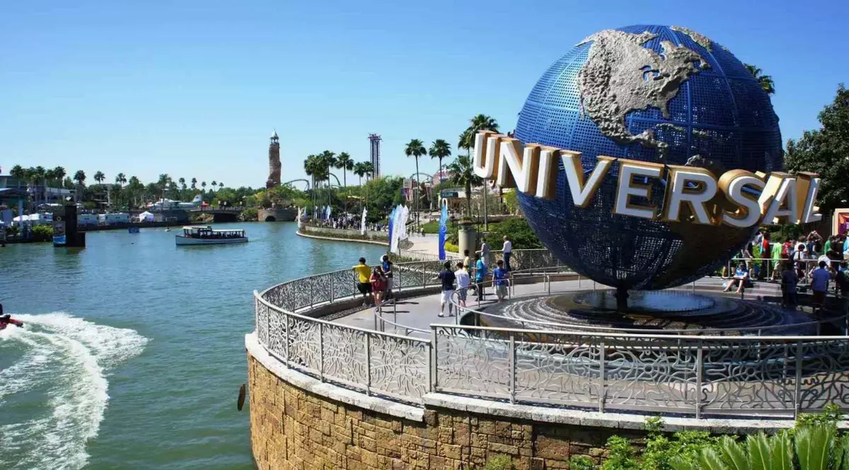 S-a redeschis parcul de distracții Universal Orlando Resort. Vizitatorii sunt obligați să poarte măști de protecție