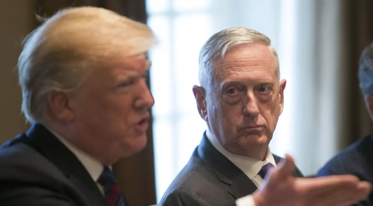 Fostul şef al Pentagonului îl acuză pe Donald Trump că e o amenințare la adresa Constituției: „Ceea ce s-a întâmplat la Washington naște un conflict între militari și civili”