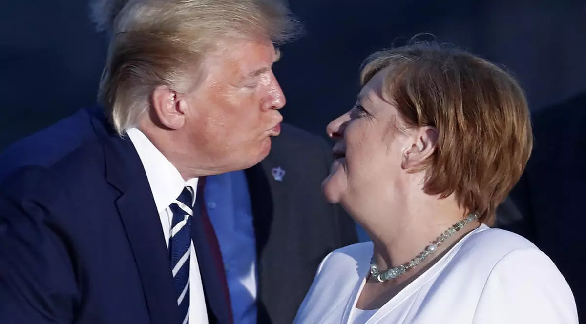 Stenograme ale unor convorbiri telefonice de la Casa Albă: Donald Trump a făcut-o “proastă” pe Angela Merkel și “lașă” pe Theresa May. Cum se comporta cu Putin și Erdogan