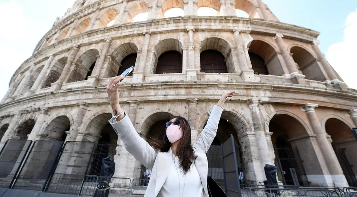 S-au redeschis Colosseumul din Roma și Marele Bazar din Istanbul. Ce măsuri de relaxare s-au luat azi în Europa