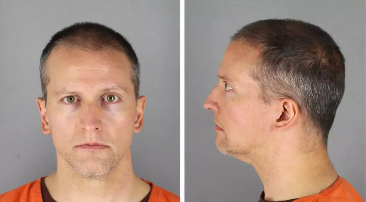 Ce se întâmplă în pușcăria în care e închis Derek Chauvin, polițistul acuzat că l-a ucis pe George Floyd. Opt ofițeri de culoare acuză conducerea penitenciarului de discriminare