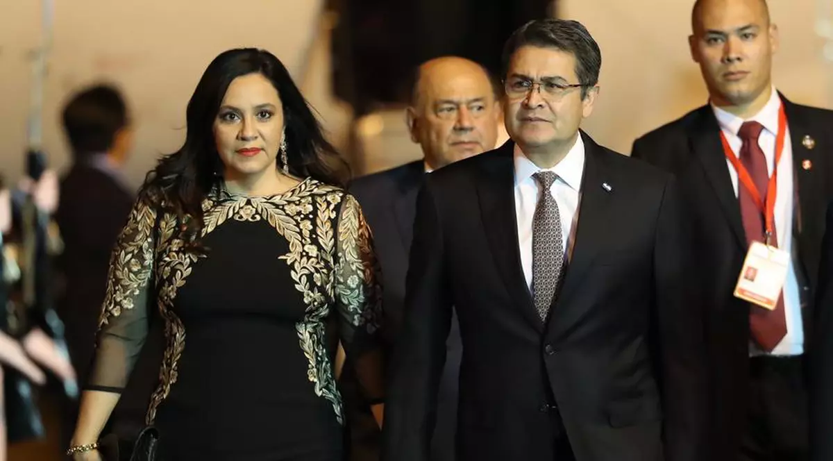 Președintele din Honduras a anunțat în direct la televizor că are coronavirus. Și prima doamnă e bolnavă