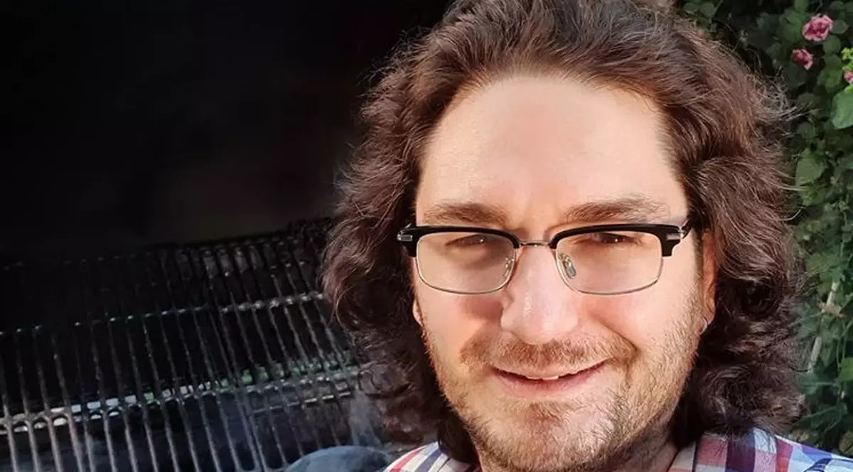 Perioadă dificilă pentru Florin Dumitrescu. A stat departe de familie în timpul filmărilor de la “Chefi la cuțite”. “De pe 19 mai dorm în canapeaua din mansardă”