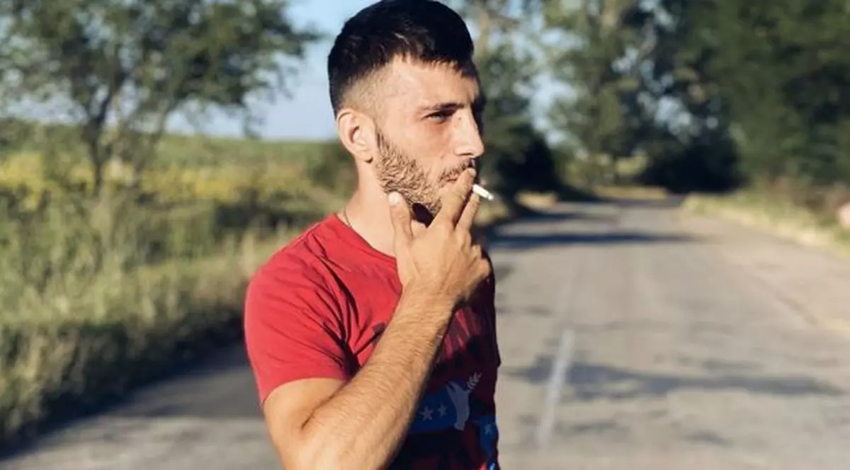 Mama lui Leontin, tânărul care s-a sinucis intrând cu mașina și care a nenorocit o familie: “Sunt distrusă. A venit ambulanţa când am auzit”