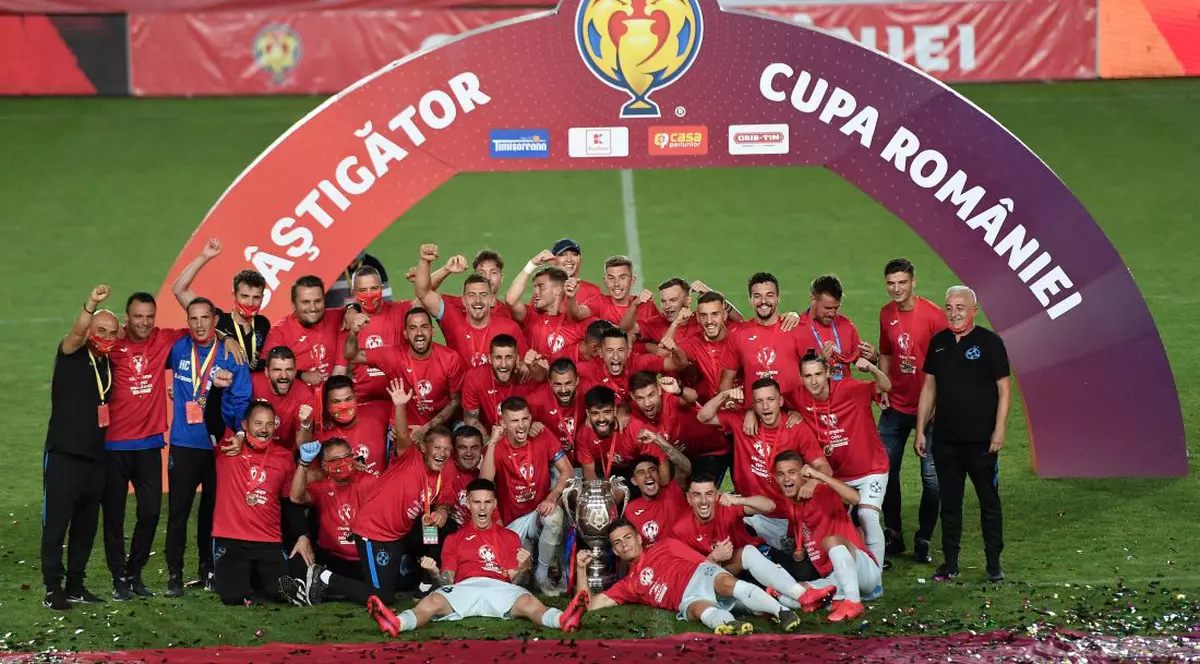 FCSB a câștigat Cupa României. Meci cu restricții, ceremonie de premiere cu măsuri anti-COVID