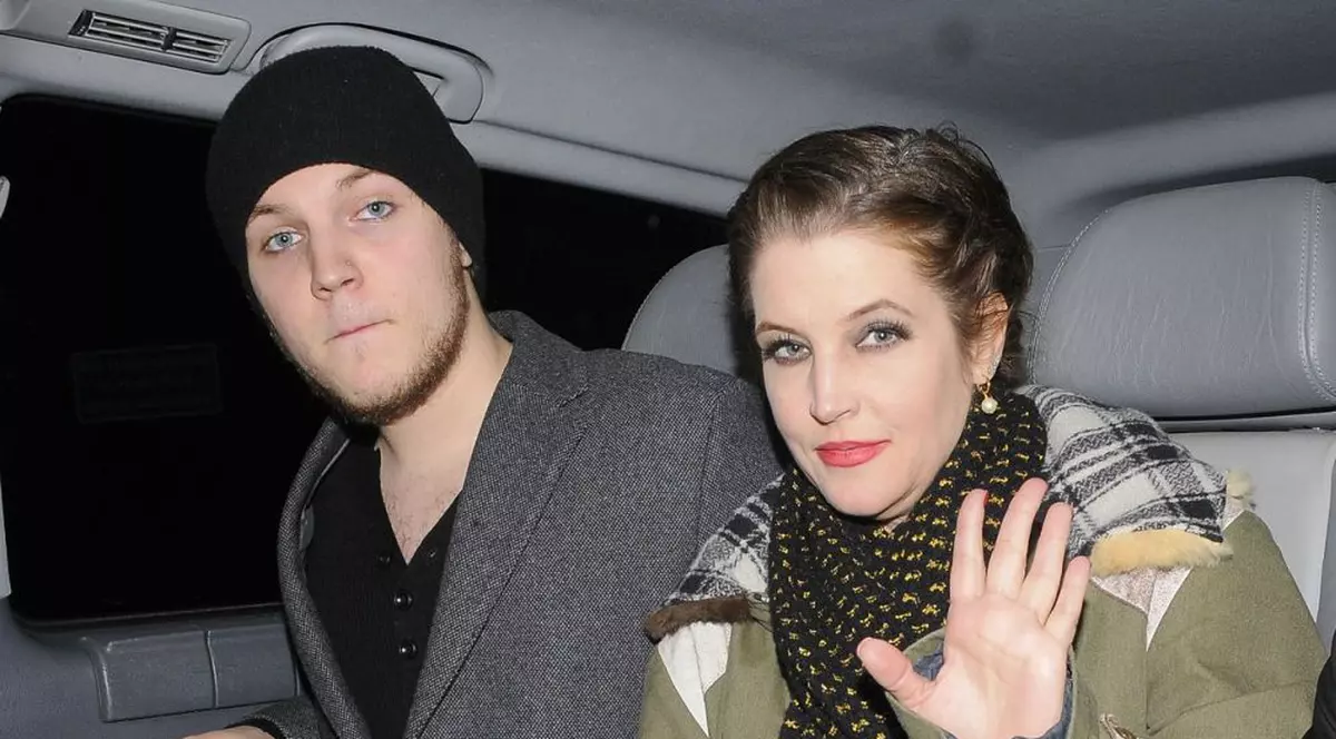 Benjamin Keough și mama sa, Lisa Marie Presley. Foto: Profimedia