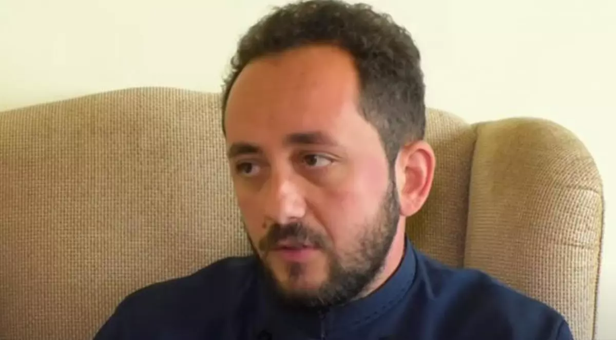 Un preot, care este și medic îndemnă oamenii să nu mai creadă în teoriile conspirației cu privire la existența coronavirusului