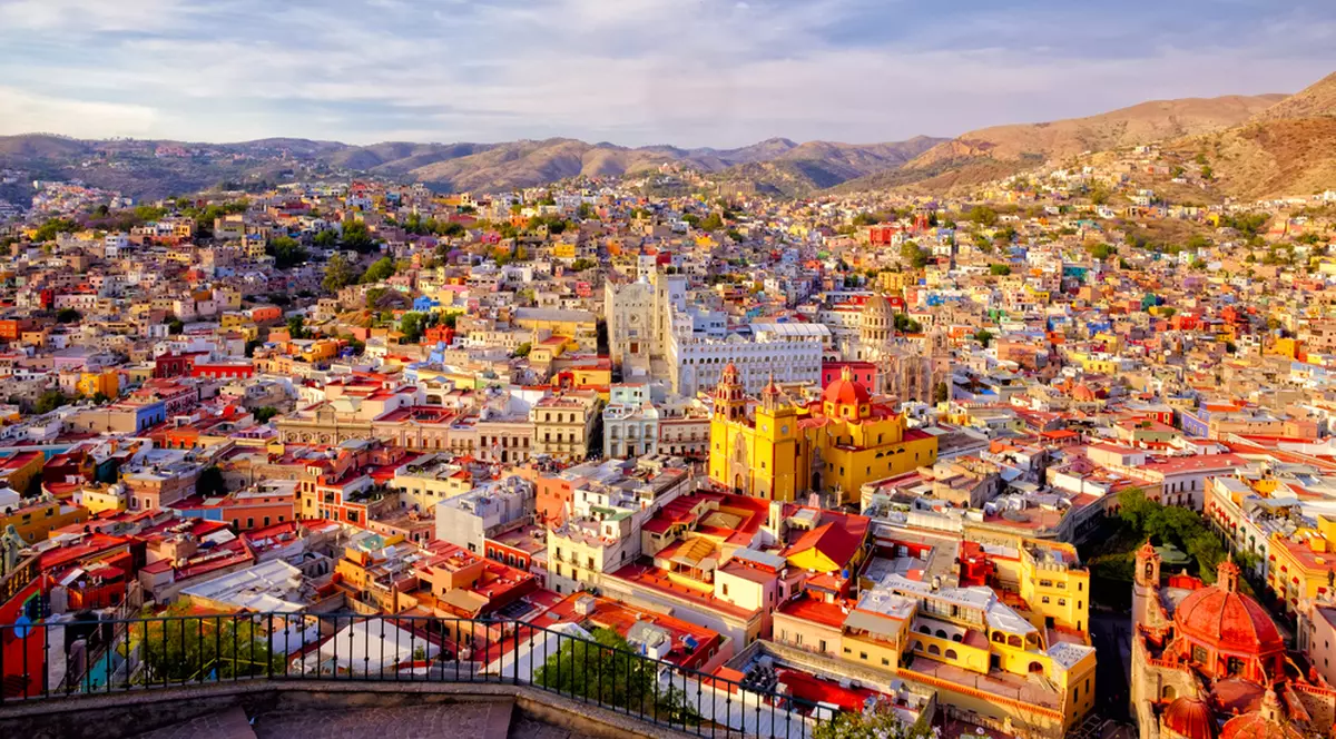 Cele mai colorate orașe din lume - locuri vopsite în culori vibrante