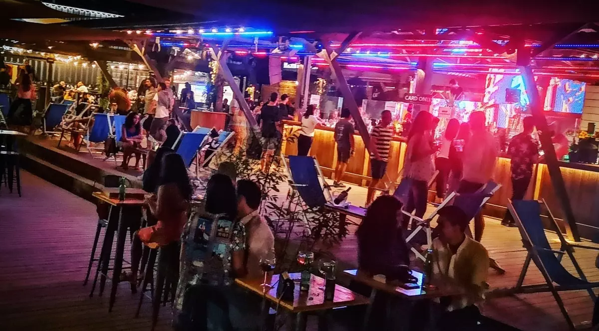 Mărturia patronului unui club din Vama Veche: “Dacă ne vor închide, au dreptate. Și eu aş face la fel”. Ce s-a întâmplat weekendul acesta în stațiune