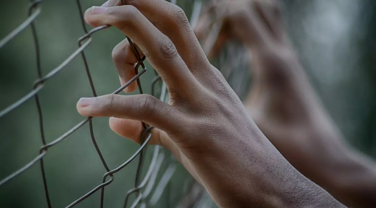 La 16 ani, Dorel s-a urcat băut la volan și a intrat în plin în tot ce i-a ieșit în cale. Două fete au murit, alte 9 persoane au fost rănite. Ce au decis judecătorii după doi ani