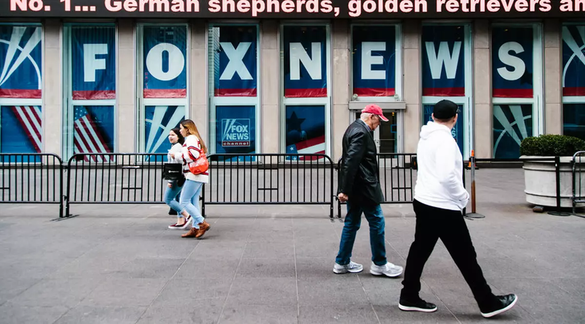 O vedetă a postului Fox News, concediată pentru comportament sexual inadecvat