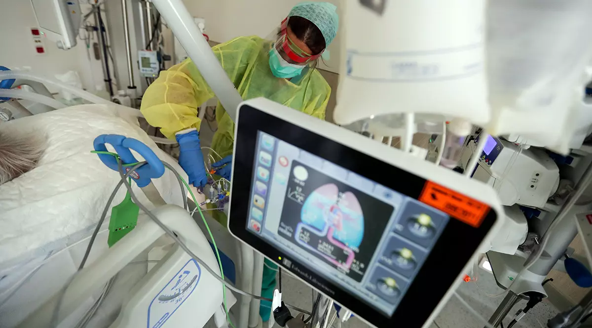 Ce au constatat medicii români la Remdesivir, primul tratament aprobat pentru COVID-19