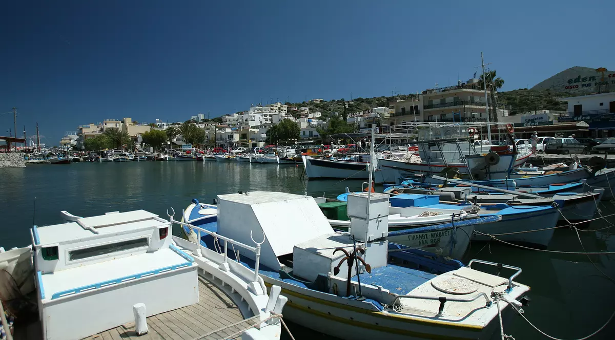 Românca testată pozitiv pentru coronavirus în Grecia s-a plimbat trei zile, înainte de a intra în carantină