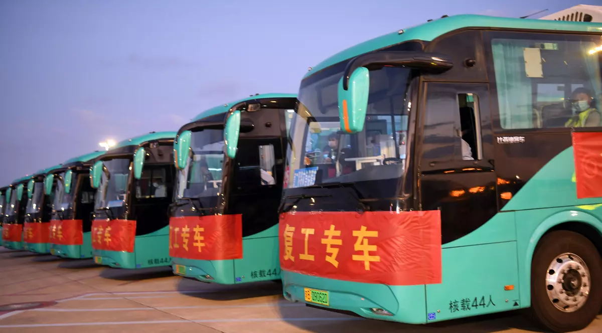 VIDEO | Un autobuz a plonjat într-un lac, în China. Cel puțin 21 de morți