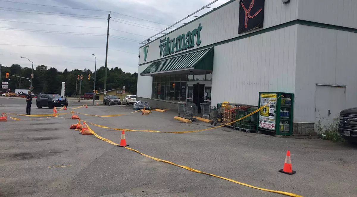 VIDEO | Un bărbat din Canada, împuşcat mortal de poliţie după un incident în legătură cu purtarea măştii