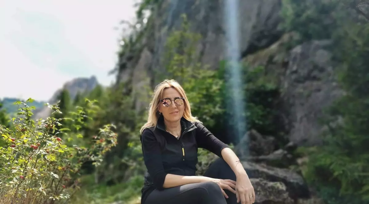 Irina Păcurariu (TVR 2) a povestit totul despre relația cu cele două fiice adolescente. “Ne salvează umorul din toate situațiile care se lasă cu mici altercații”