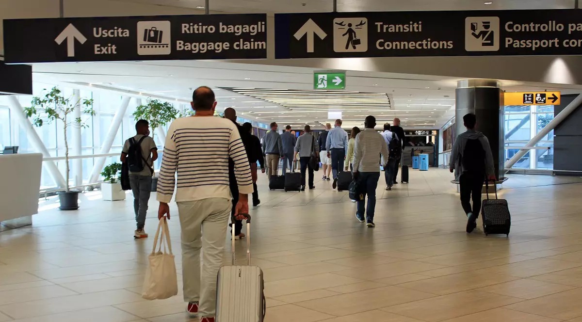 Italia menține măsura carantinei pentru români și bulgari. Câte cazuri noi a înregistrat țara în ultimele zile