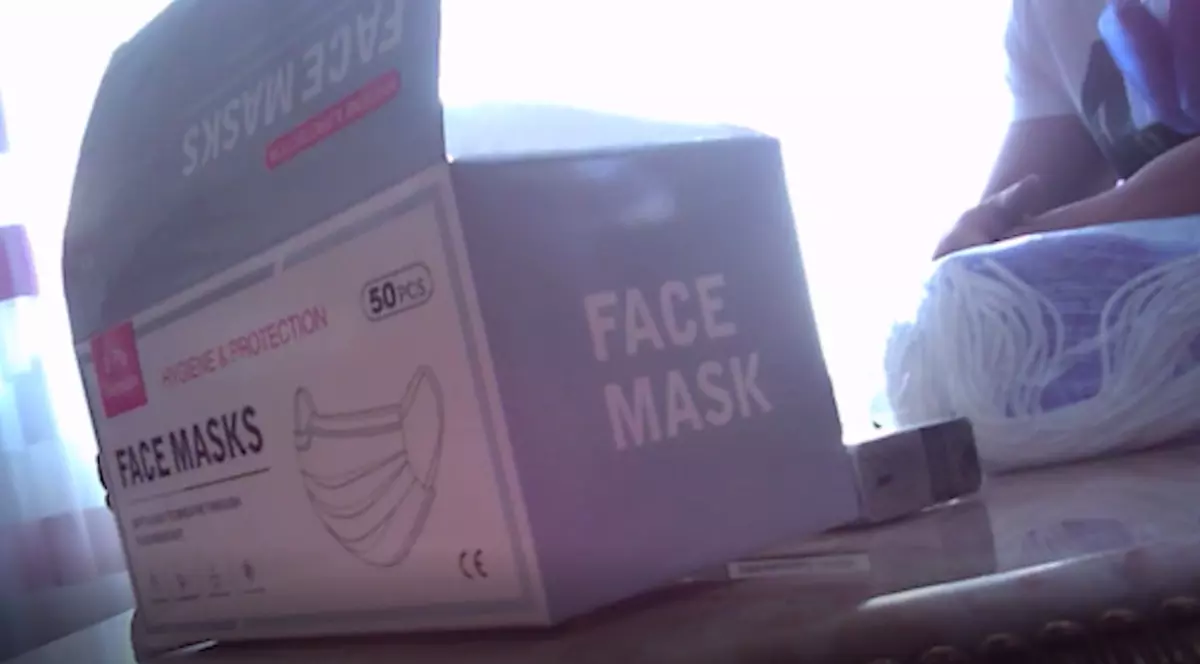 Anchetă Rise Project. Clanul Cămătarilor intermedia pe piața neagră milioane de măști chirurgicale. Măștile traficanților, mai bune decât cele cumpărate de Guvern