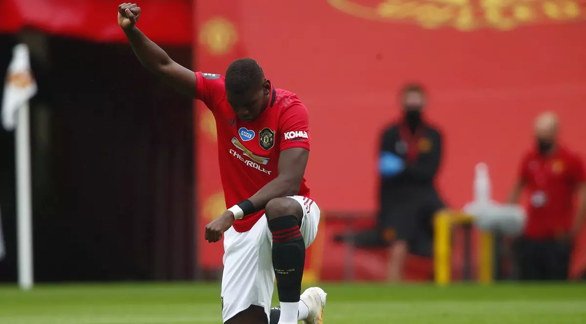 GALERIE FOTO  |  Paul Pogba  a afișat o frizură cu simbolul mişcării antirasiste “Black Lives Matter”